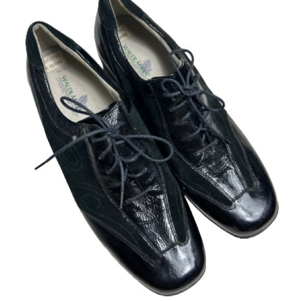 Waldlaufer patent‎ leather shoes